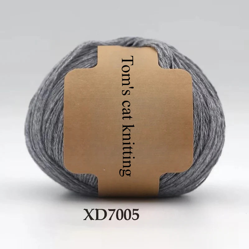 Hand-woven medium and fine pure wool thread anti-pilling and no hair loss soft sweater