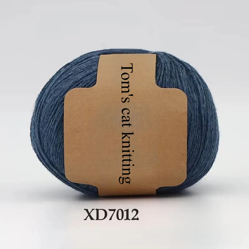 Hand-woven medium and fine pure wool thread anti-pilling and no hair loss soft sweater