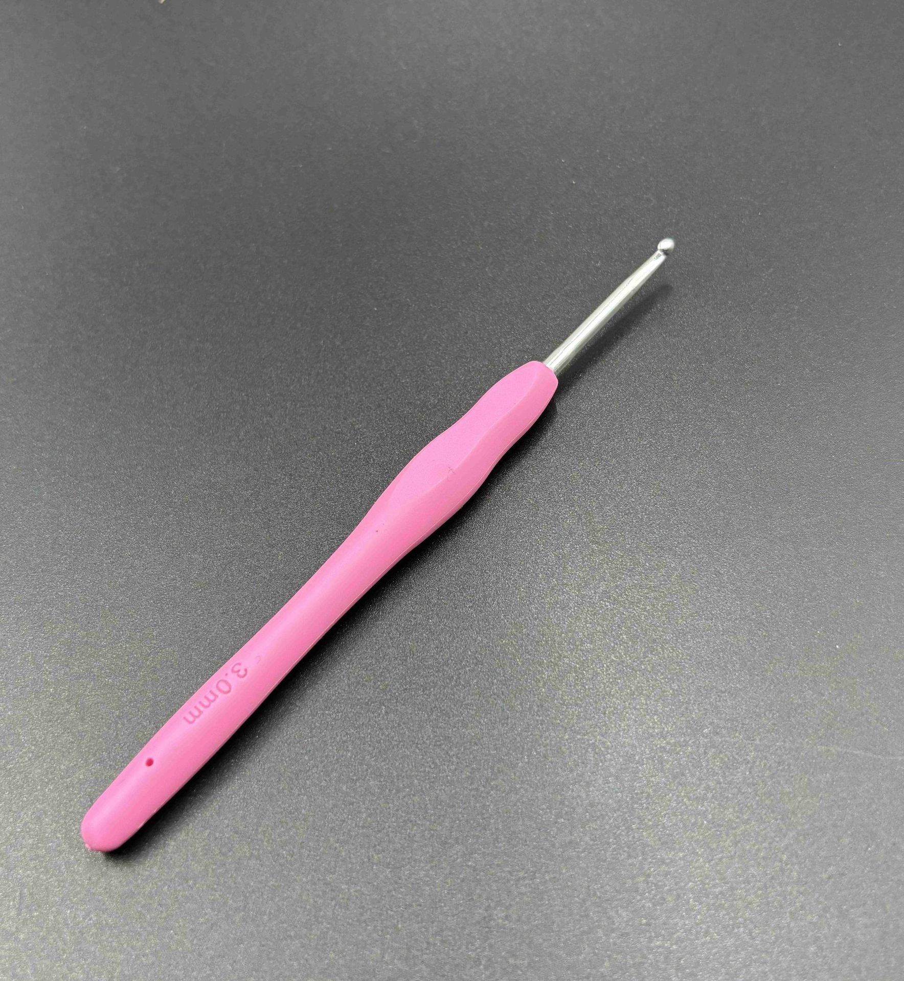 Handwoven Rainbow Soft Handle Crochet TPR Soft Handle Crochet Solid Soft Handle Aluminum Crochet Crochet Set Wool Needle