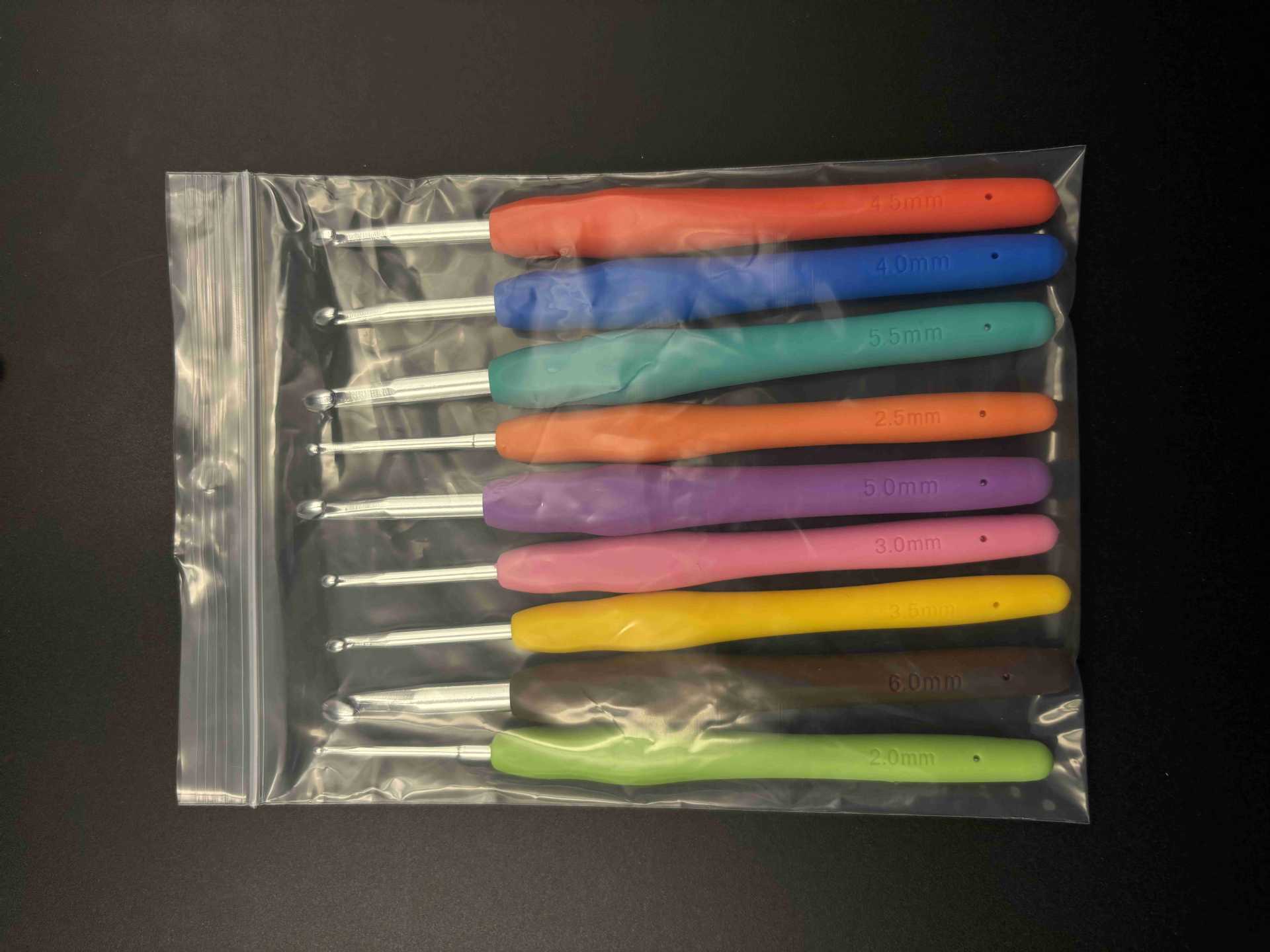 Handwoven Rainbow Soft Handle Crochet TPR Soft Handle Crochet Solid Soft Handle Aluminum Crochet Crochet Set Wool Needle
