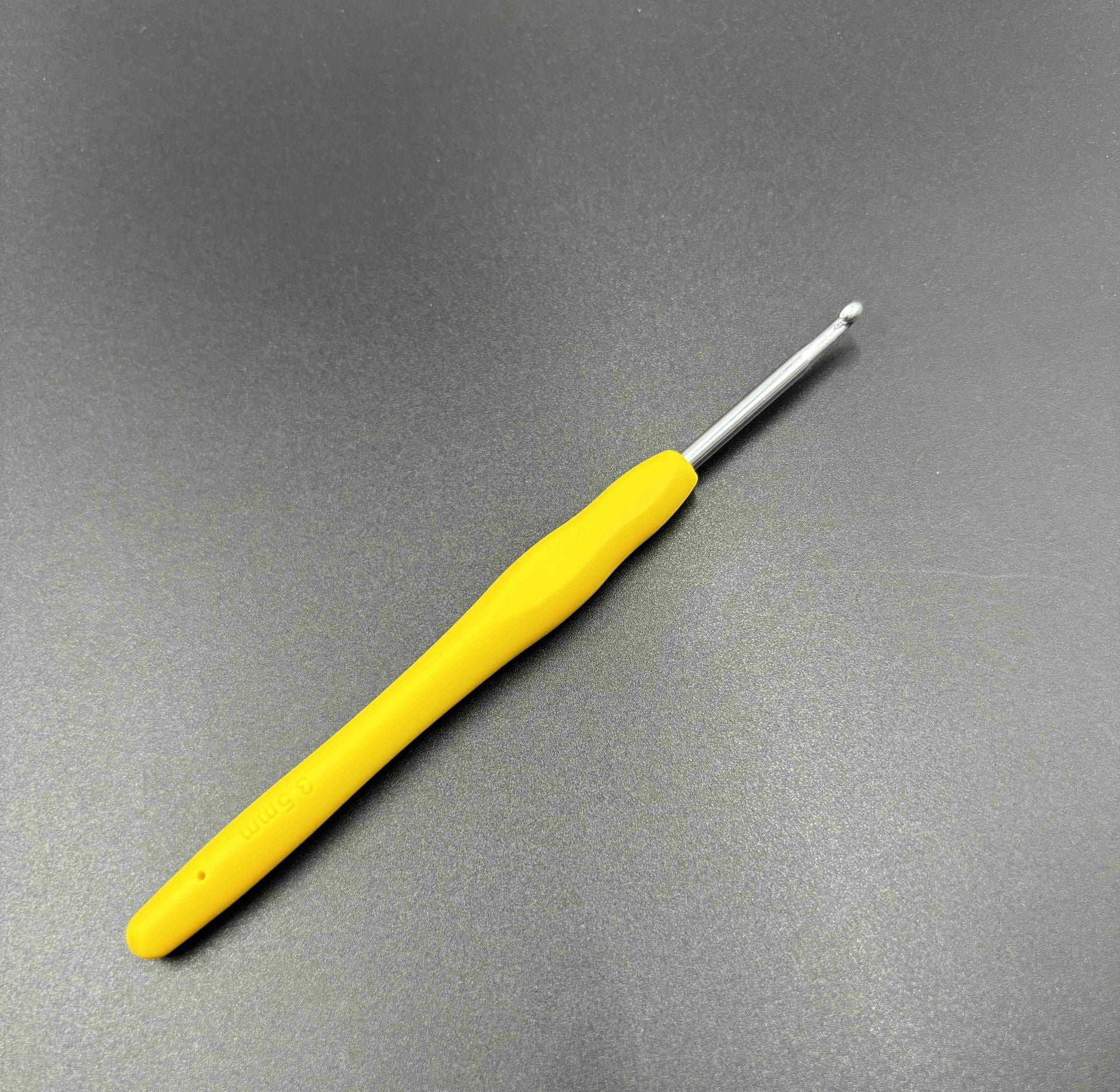 Handwoven Rainbow Soft Handle Crochet TPR Soft Handle Crochet Solid Soft Handle Aluminum Crochet Crochet Set Wool Needle