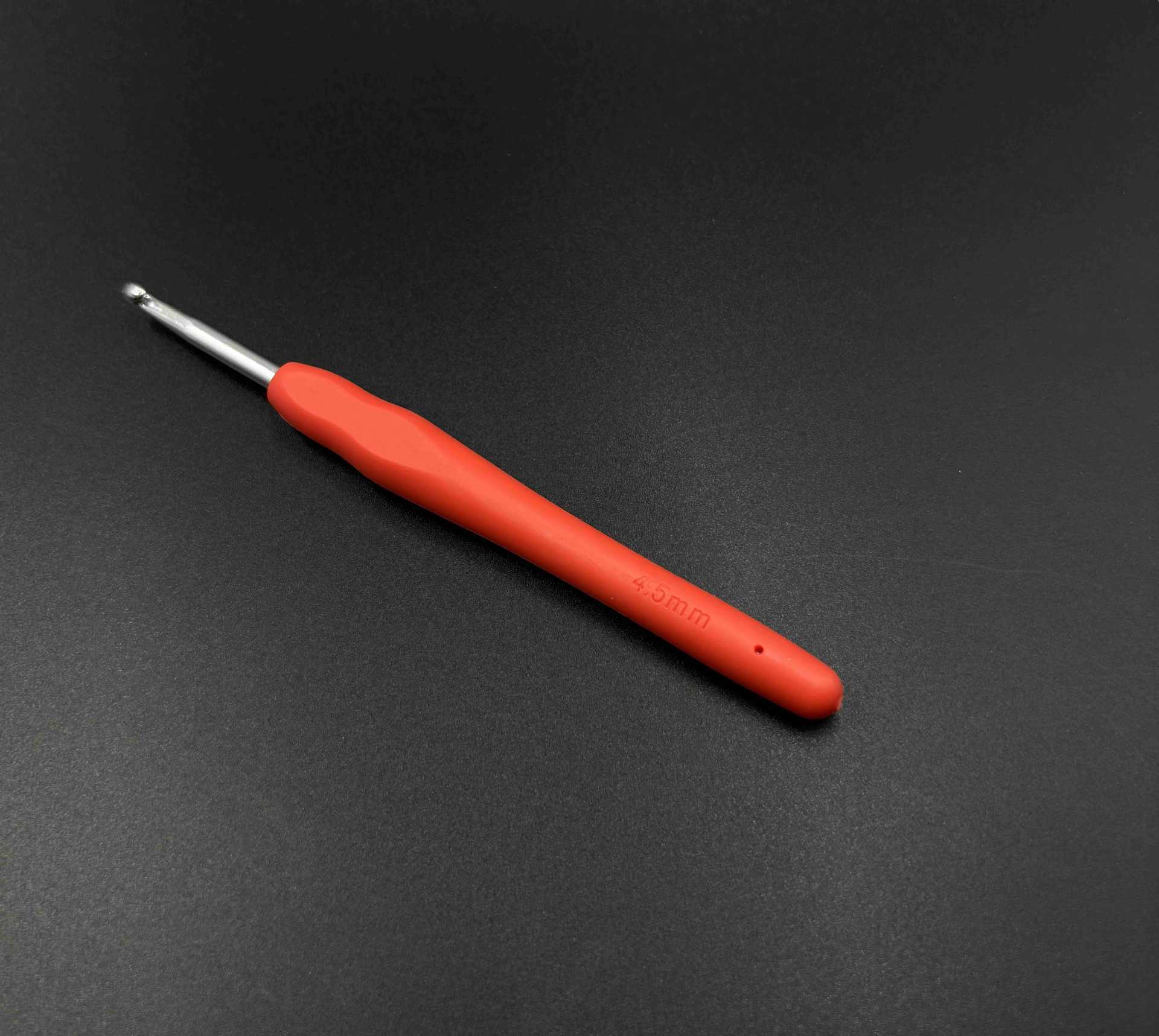 Handwoven Rainbow Soft Handle Crochet TPR Soft Handle Crochet Solid Soft Handle Aluminum Crochet Crochet Set Wool Needle